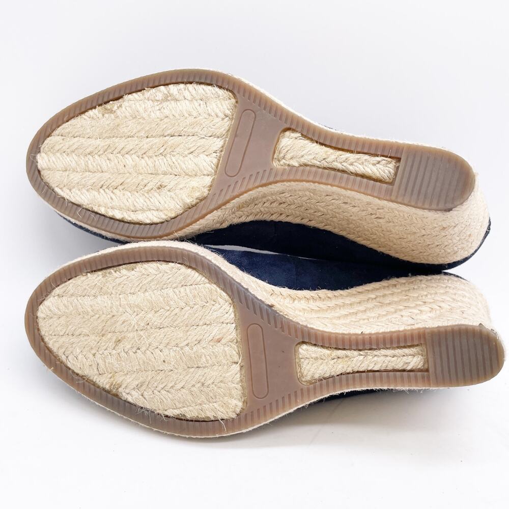 Charles By Charles David Women's Simple Navy Sued… - image 5